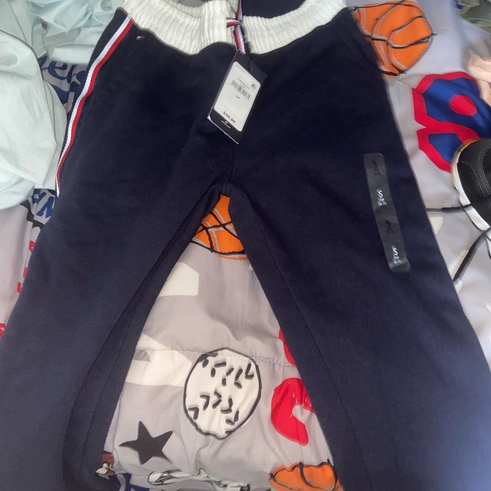 Navy Tommy Hilfiger sweats